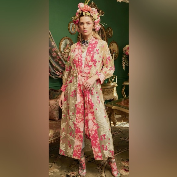 Aratta Venuksen Syntyma Kimono Helmi